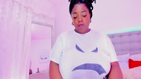 Snapshot of apotheosicass chatting on 02.02.25 KARLA online show from 02.02.25