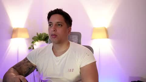Snapshot of appolo_allen chatting on 04.27.26 insta appolo master online show from 04.27.26