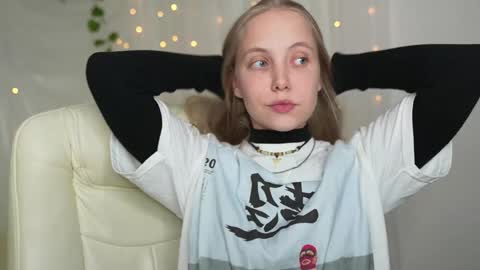  REYNA  my friend   online show from 12.10.24