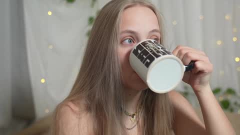  REYNA  my friend   online show from 01.04.25
