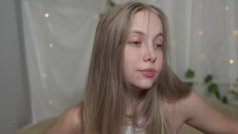  REYNA  my friend   online show from 01.10.25