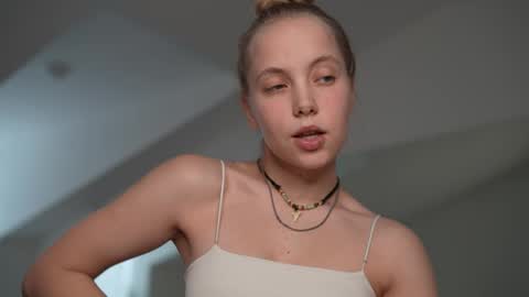 REYNA  my friend   online show from 02.15.25