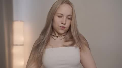  REYNA  my friend   online show from 09.15.25