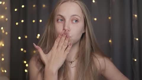  REYNA  my friend   online show from 09.23.25