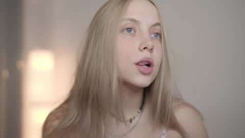 REYNA  my friend   online show from 10.03.25