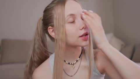  REYNA  next stream is 11h of Feb online show from 04.14.26