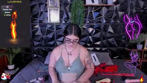 apprilfoxx online show from 12.15.25