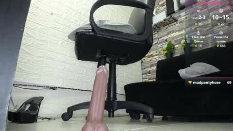 Aprhillove online show from 12.19.25