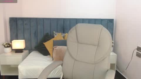 April Bunny online show from 11.18.25