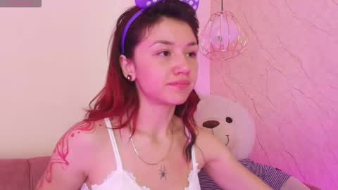 Snapshot of april_bennett chatting on 09.29.25 online show from 09.29.25