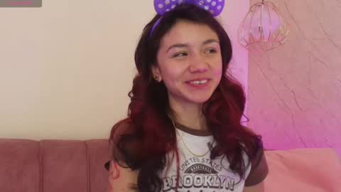 Snapshot of april_bennett chatting on 09.30.25 online show from 09.30.25