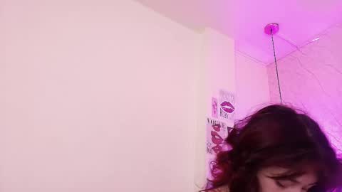 Snapshot of april_bennett chatting on 10.03.25 online show from 10.03.25