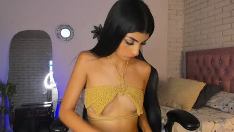 Snapshot of april_scarlett chatting on 12.19.24 Scarlett Independent Model  online show from 12.19.24