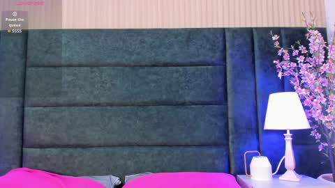 april_thompsonn online show from 04.01.26