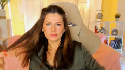 aprill_o_nill online show from 01.16.25