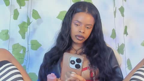 Snapshot of aprillebony chatting on 01.21.25 APRIL online show from 01.21.25