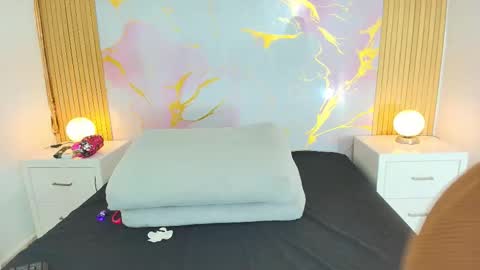 aprillross online show from 02.10.26