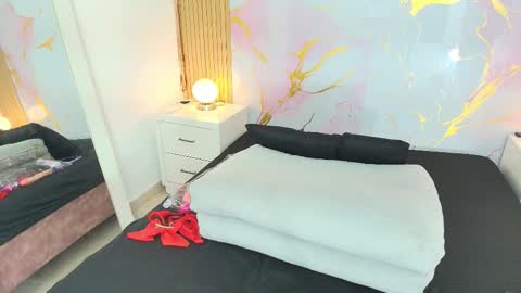 aprillross online show from 02.14.26