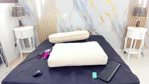 aprillross online show from 04.11.26