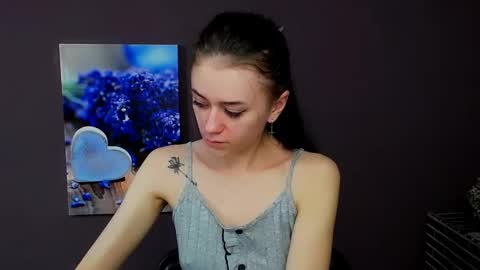 Aprill online show from 03.12.25