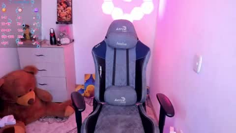 aqua emilly online show from 03.20.26