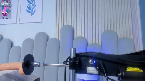 Snapshot of aqua_mara chatting on 10.05.25 mara online show from 10.05.25