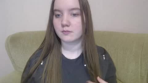 Snapshot of aquanarmin chatting on 11.13.25 Josefin online show from 11.13.25