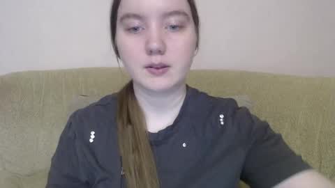 Snapshot of aquanarmin chatting on 11.29.25 Josefin online show from 11.29.25