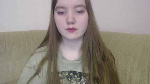 Snapshot of aquanarmin chatting on 12.19.25 Josefin online show from 12.19.25