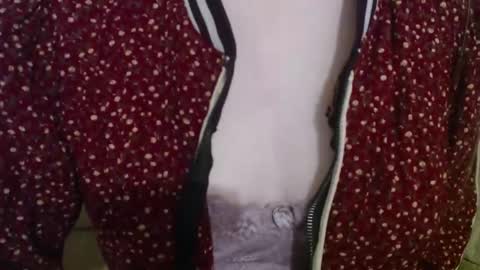 Snapshot of aquanarmin chatting on 12.20.25 Josefin online show from 12.20.25