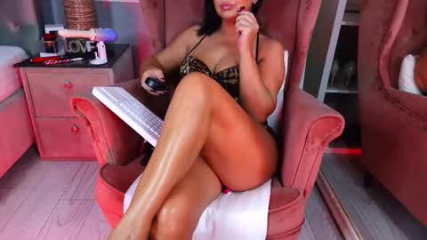 Snapshot of aqueenmonica chatting on 11.23.25 AQueenMonica online show from 11.23.25