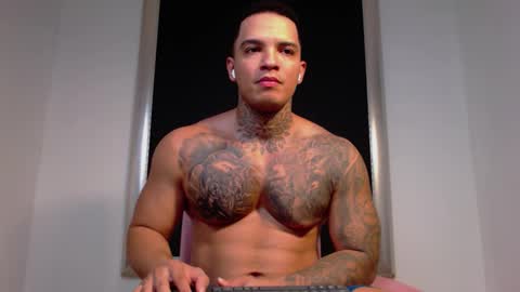Snapshot of aquiles_elpapi chatting on 09.09.25 AquilesElpapi online show from 09.09.25