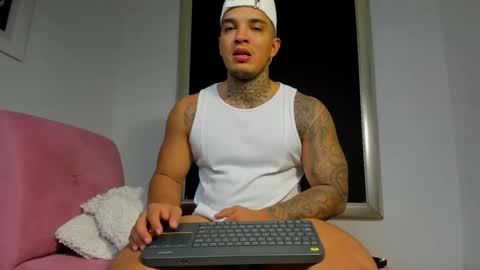 Snapshot of aquiles_elpapi chatting on 09.20.25 AquilesElpapi online show from 09.20.25