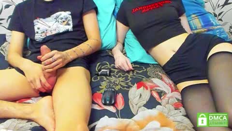 aqumaqqw online show from 10.12.25