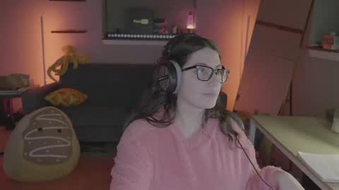 Snapshot of arabicslavegirl chatting on 01.04.25 Sarah Arabic online show from 01.04.25