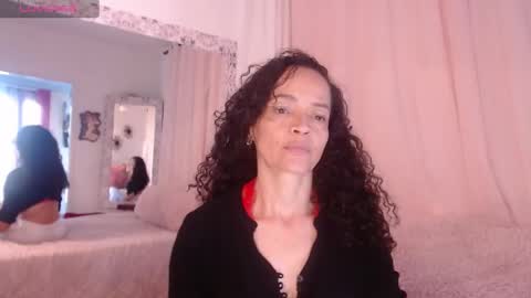 Snapshot of arabiel chatting on 01.18.25 Nadia Cyel online show from 01.18.25