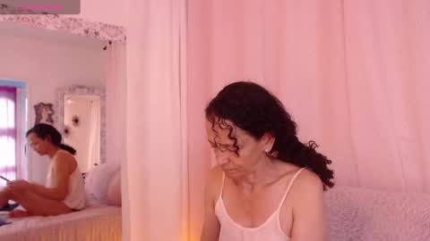 Snapshot of arabiel chatting on 02.01.25 Nadia Cyel online show from 02.01.25