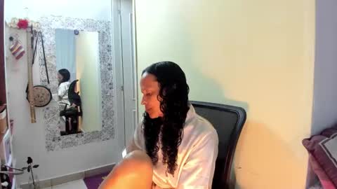 Snapshot of arabiel chatting on 12.17.25 Nadia Cyel online show from 12.17.25