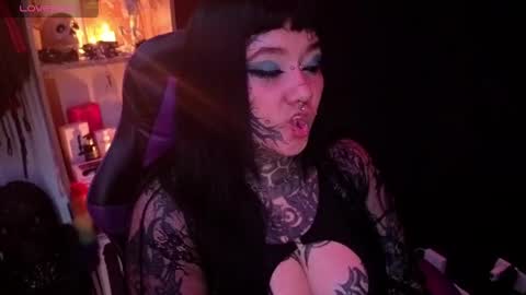 Carolain online show from 04.14.26