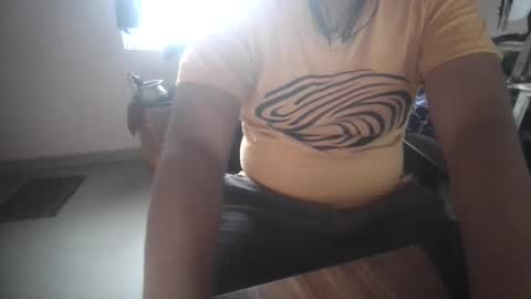 Snapshot of arahullovely chatting on 12.12.24 Rahul online show from 12.12.24