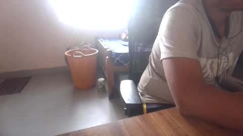 Snapshot of arahullovely chatting on 12.23.24 Rahul online show from 12.23.24