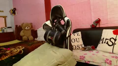 Snapshot of aranza_sexy chatting on 12.23.24 Aranza online show from 12.23.24