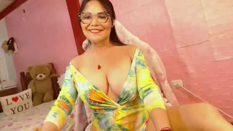 Snapshot of aranza_sexy chatting on 02.21.25 Aranza online show from 02.21.25