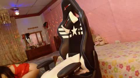 Snapshot of aranza_sexy chatting on 11.17.25 Aranza online show from 11.17.25