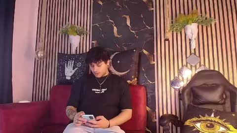 Snapshot of arcano__rh chatting on 05.11.26 Loki online show from 05.11.26