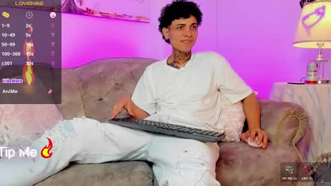 Snapshot of arceluuz chatting on 02.22.25 Arceluz online show from 02.22.25