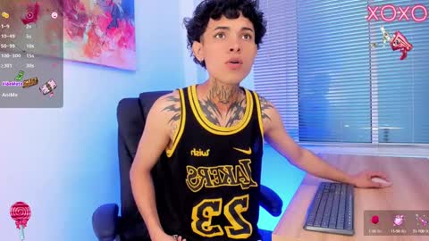 Snapshot of arceluuz chatting on 02.26.25 Arceluz online show from 02.26.25