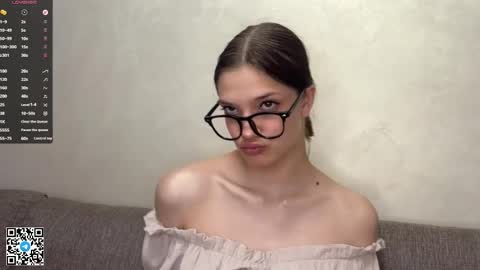 Caroline online show from 04.06.26