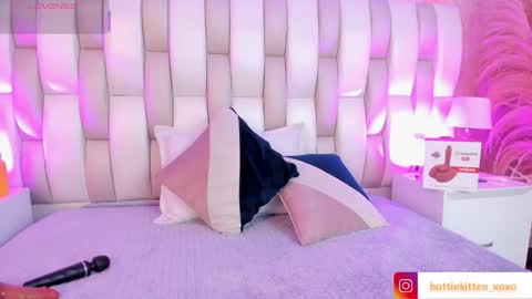 ari_lynn_ online show from 03.03.26