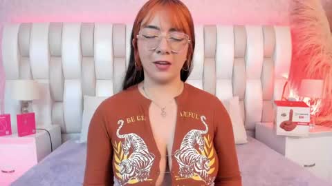 ari_lynn_ online show from 04.15.26